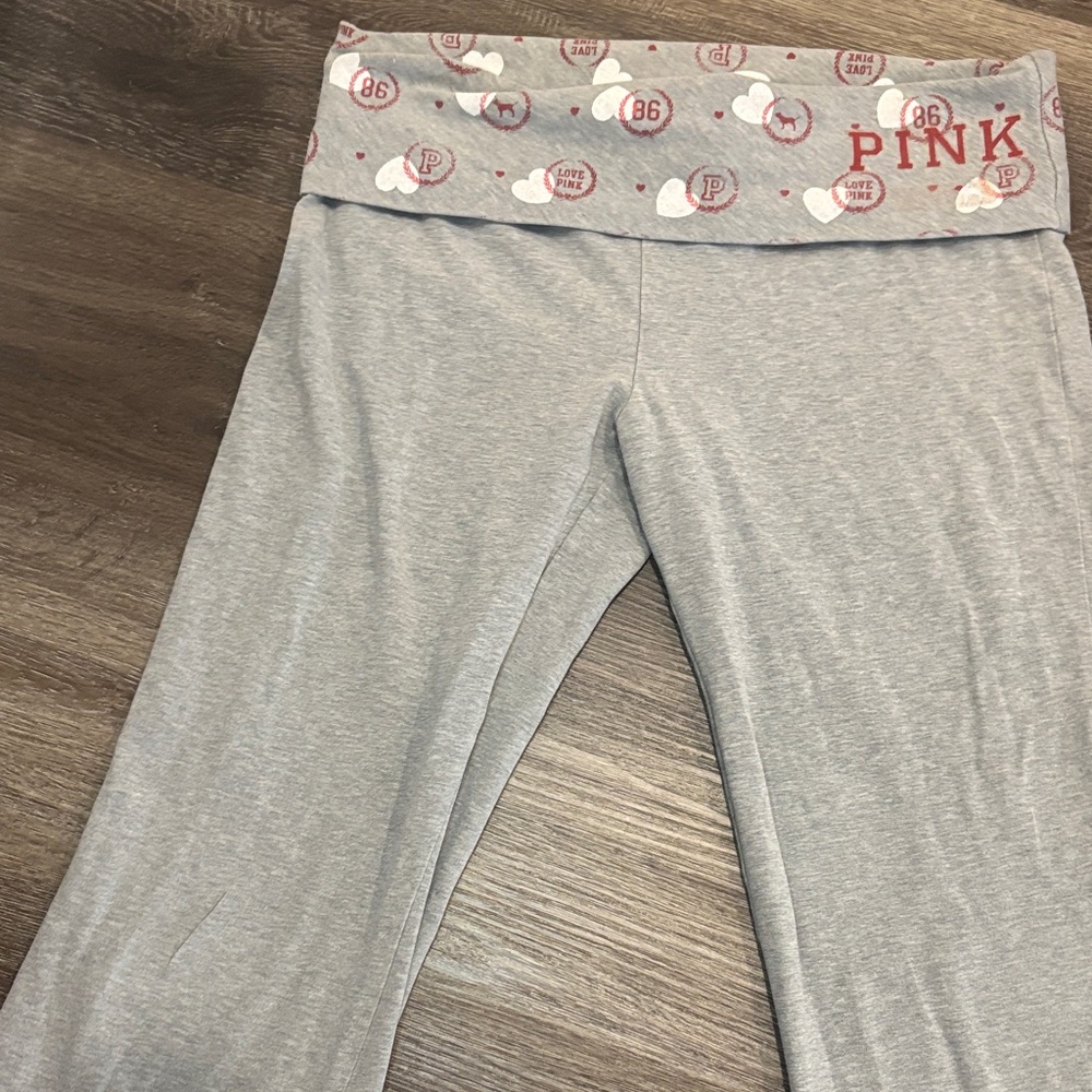 PINK Victoria's Secret Gray Heart Print Pants